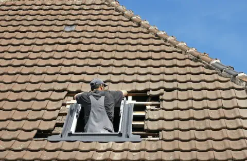 Pose de velux - Flogny-la-Chapelle
